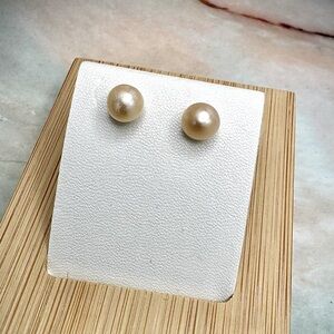 Freshwater Pearl Studs - Peach